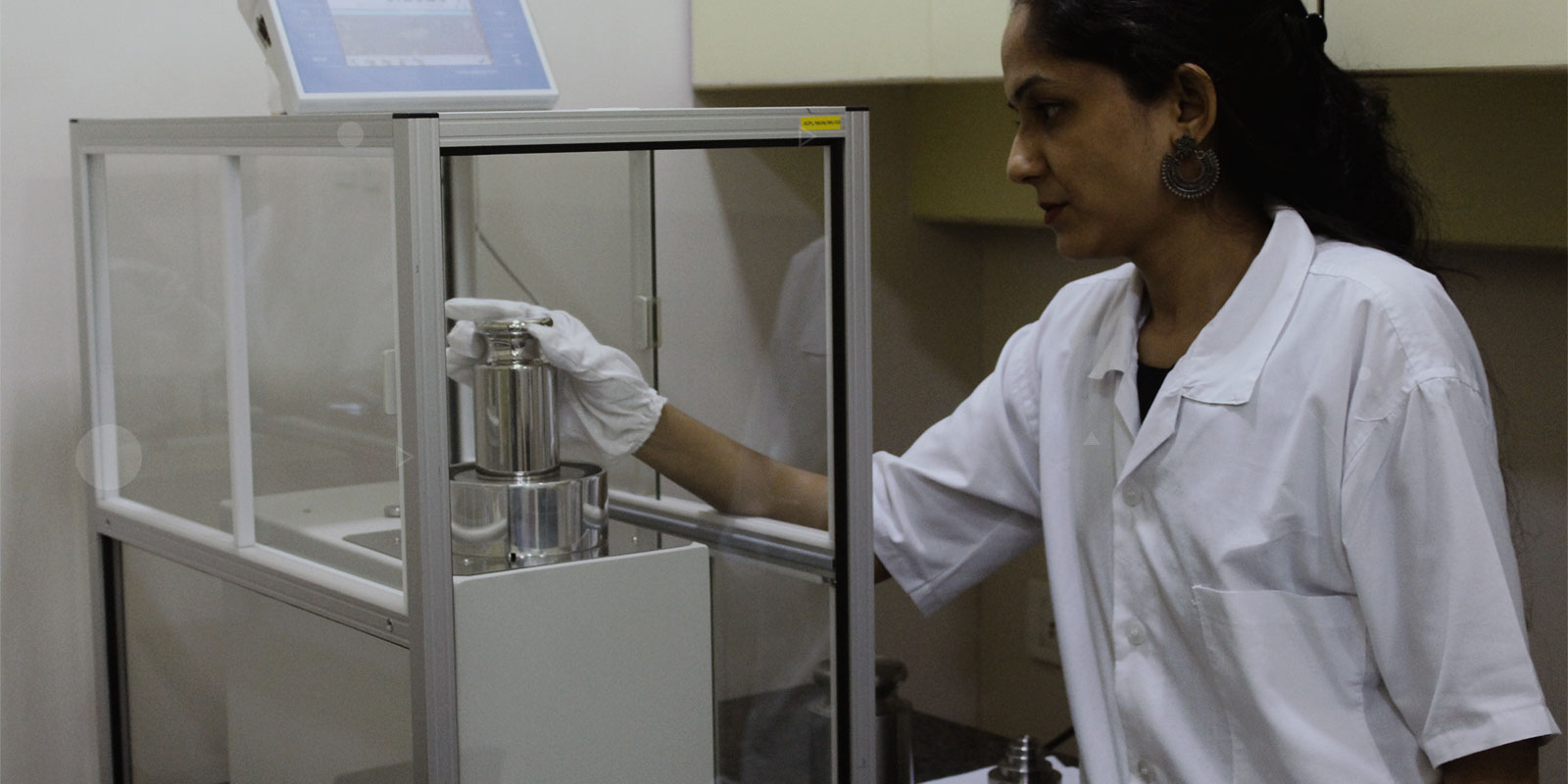 Weighing balance calibration